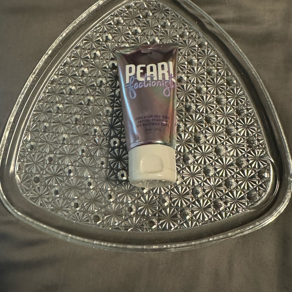 Pearl Fectionist Face Mask - exfoliating